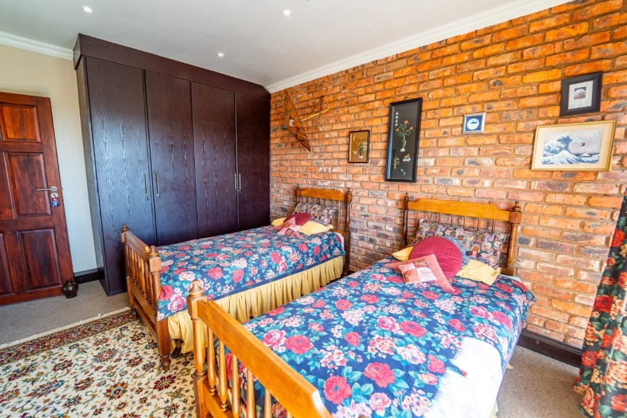 4 Bedroom Property for Sale in Woodland Hills Free State